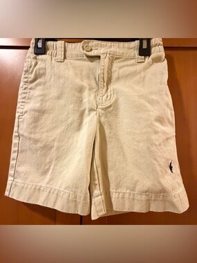 POLO BY RALPH LAUREN
SIZE 6
STONE COLORED SHORT